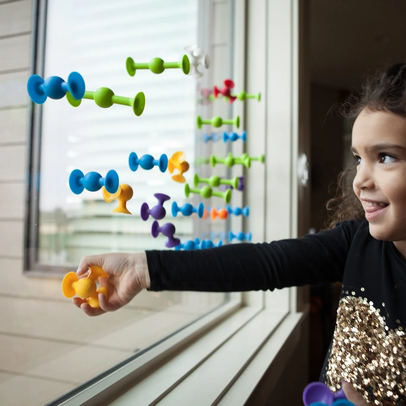 Fat Brain Squigz Deluxe Set