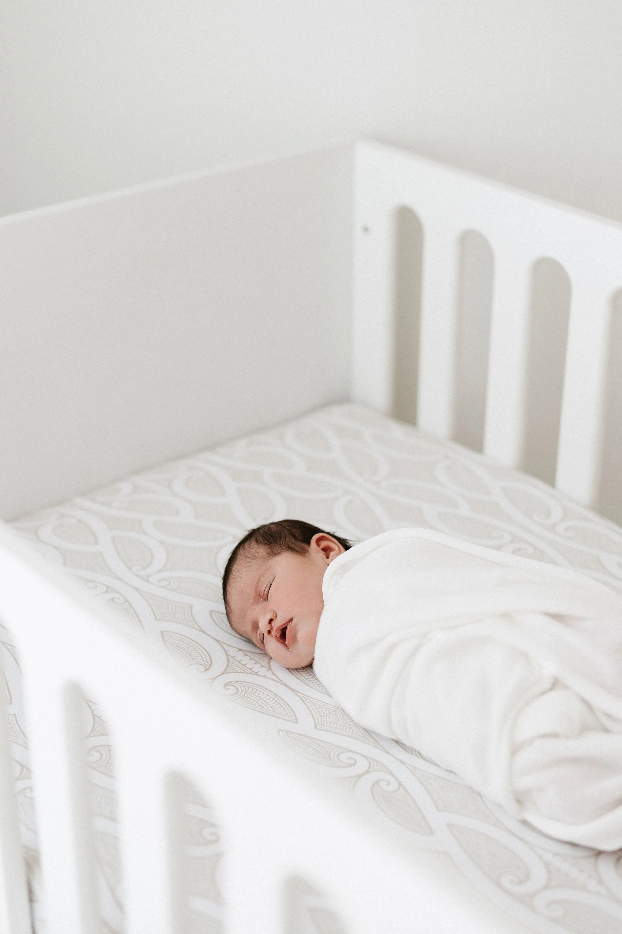 Fitted Cot Sheet | Te Pātiki Mocha