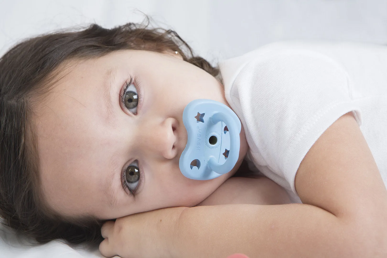 Hevea Pacifier 2-pack Orthodontic | Baby Blue & Milky White 0-3 months POUCH