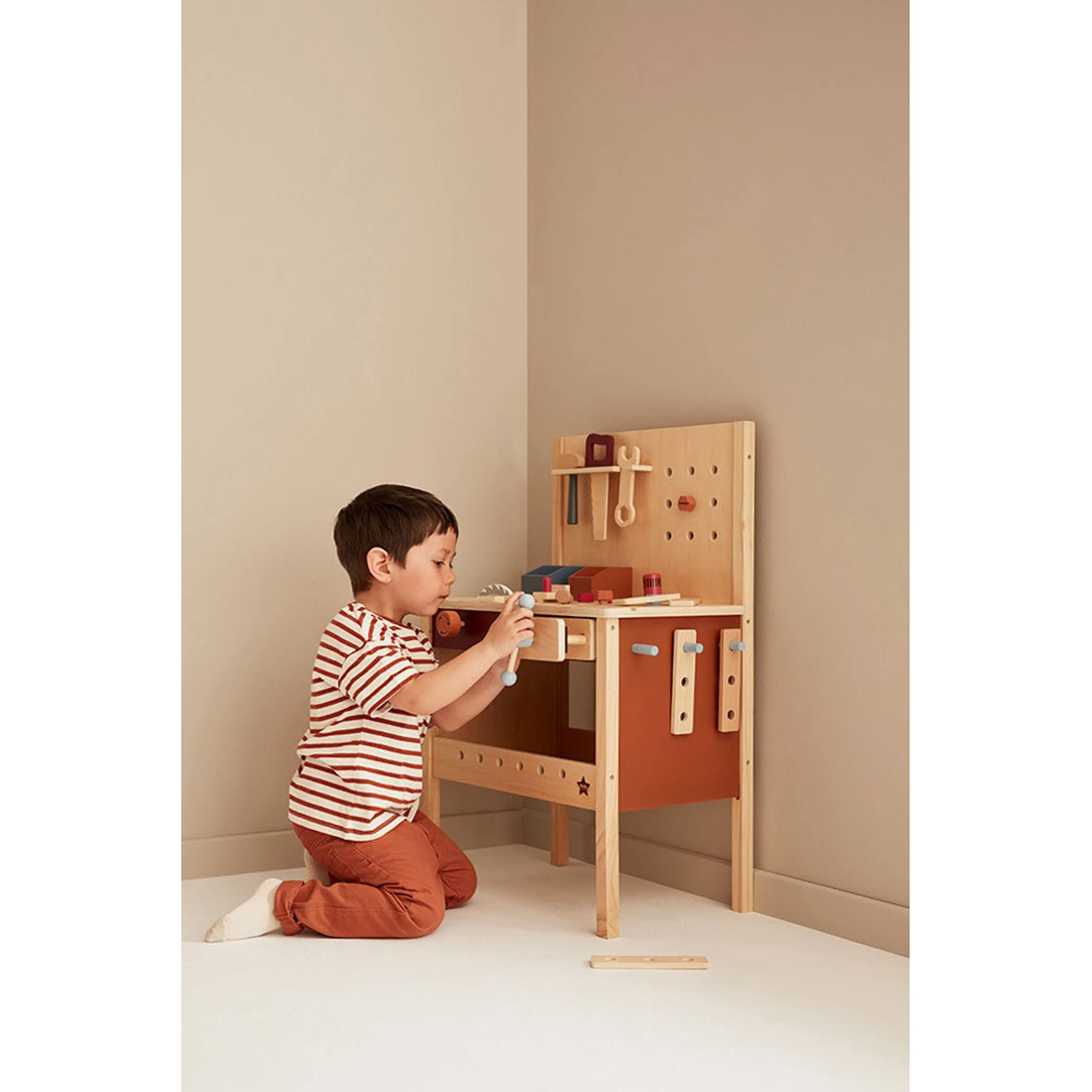 Kid's Concept Tool Bench Kid's Hub