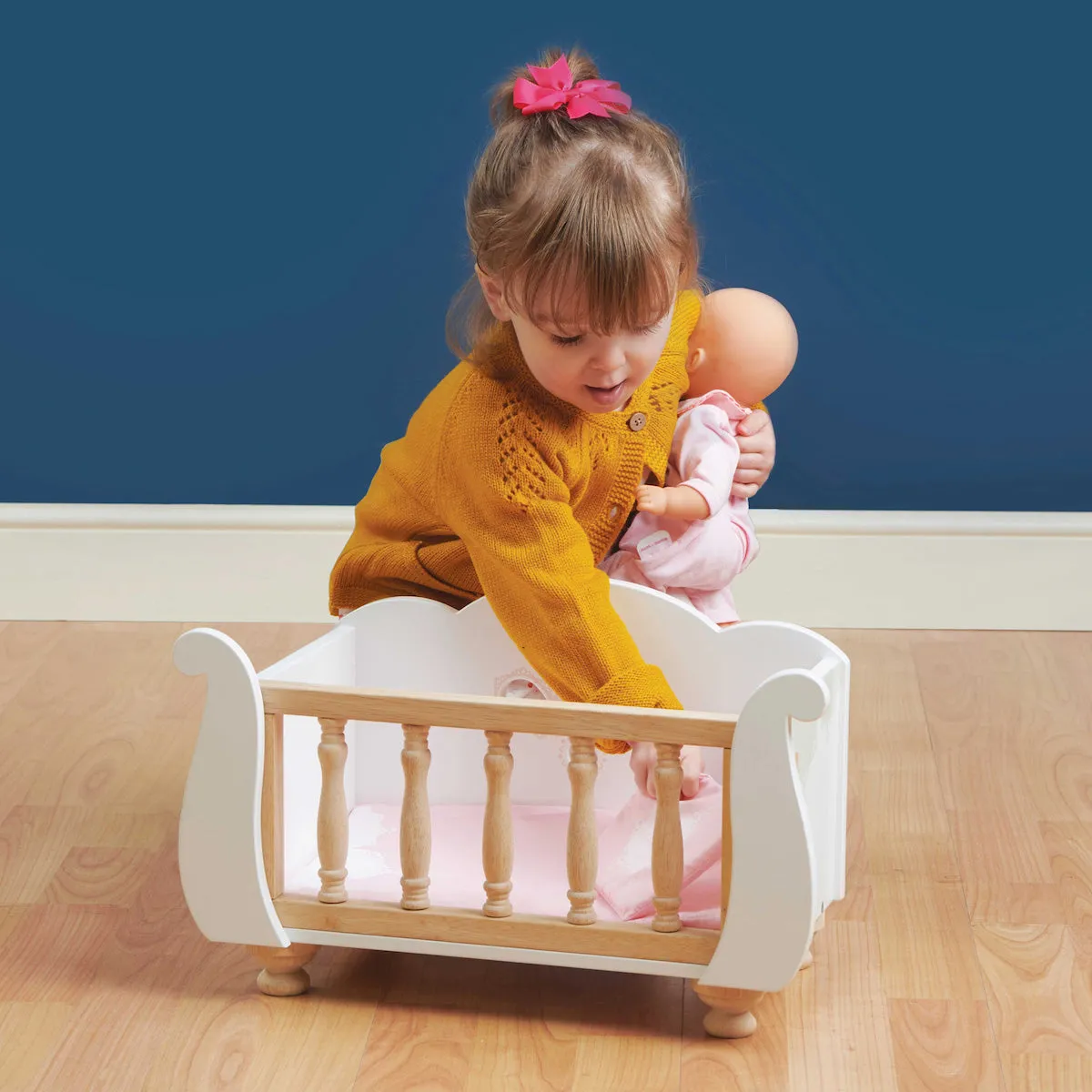 Le Toy Van Sleigh Doll Cot & Crib
