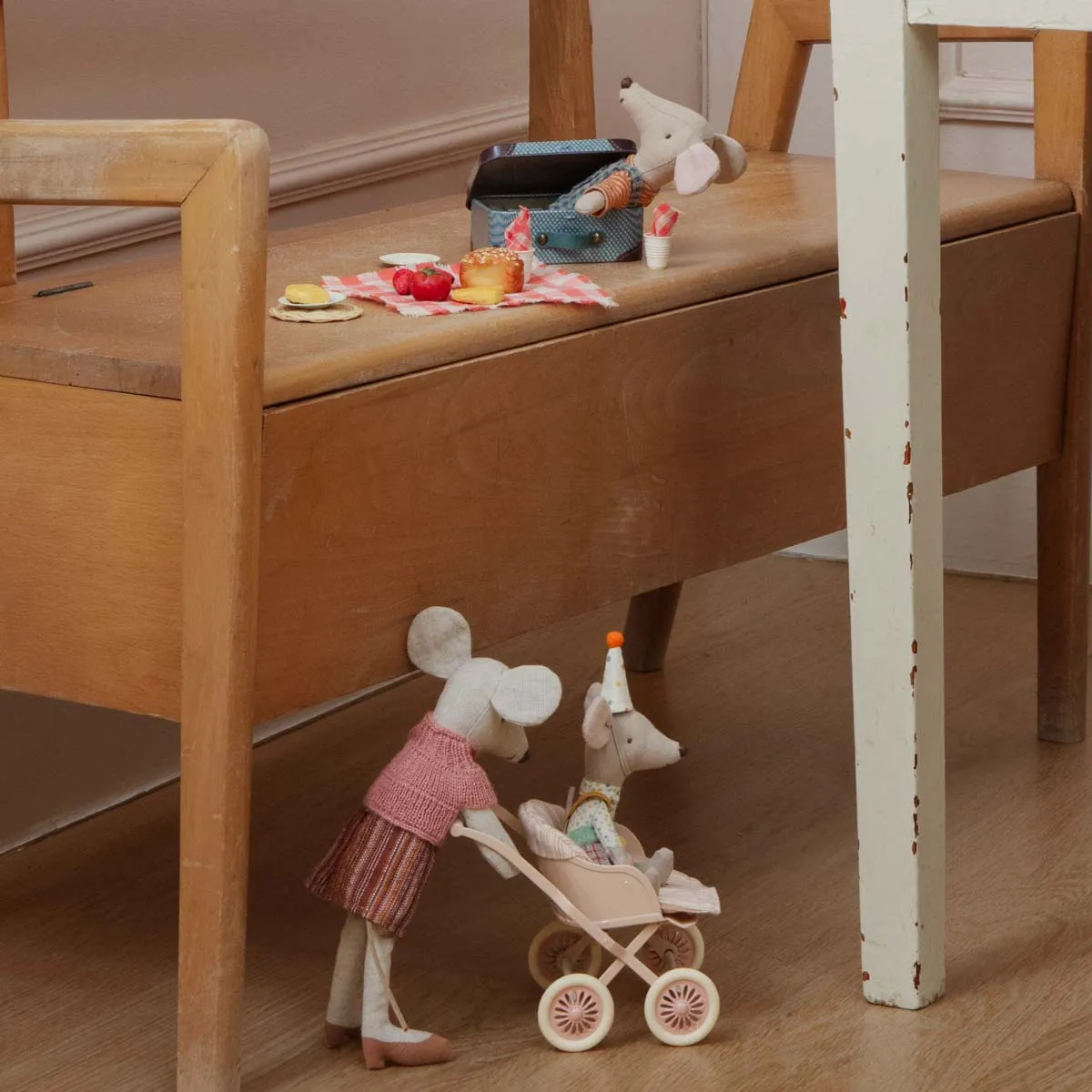 Maileg Stroller for Baby Mice, Rose