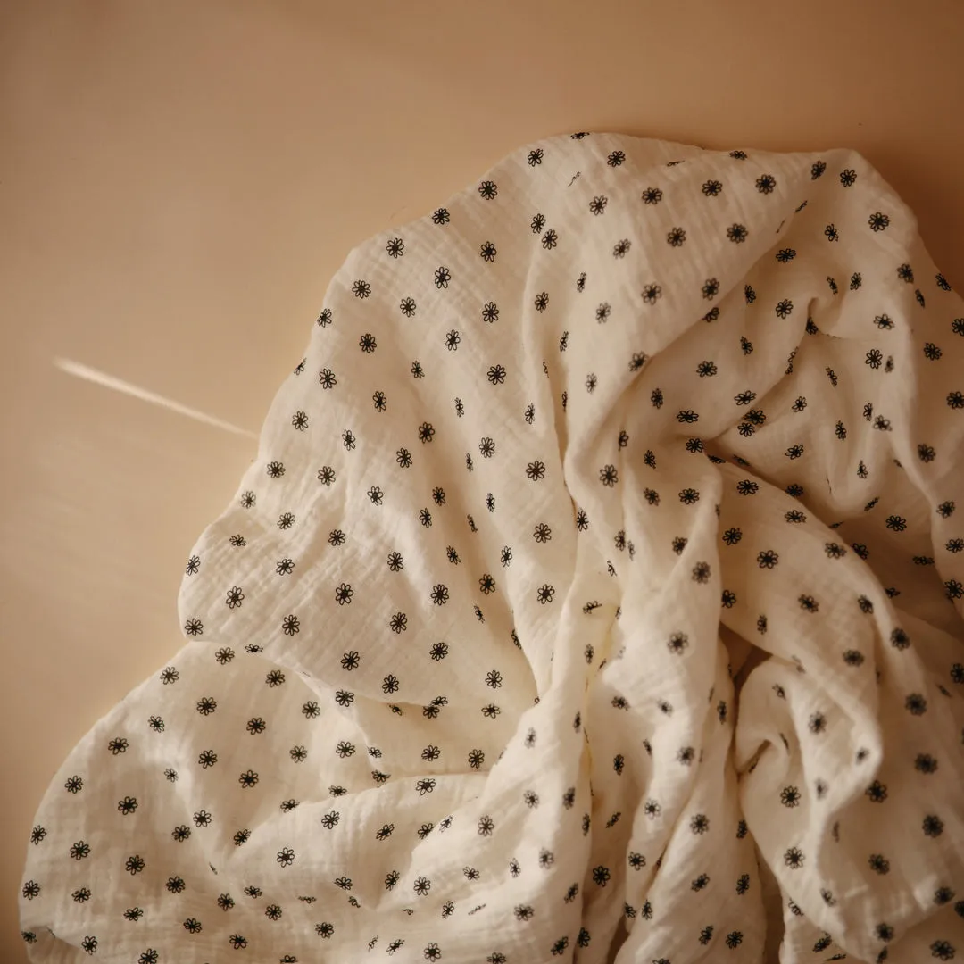 Mushie Swaddle | Black Daisy