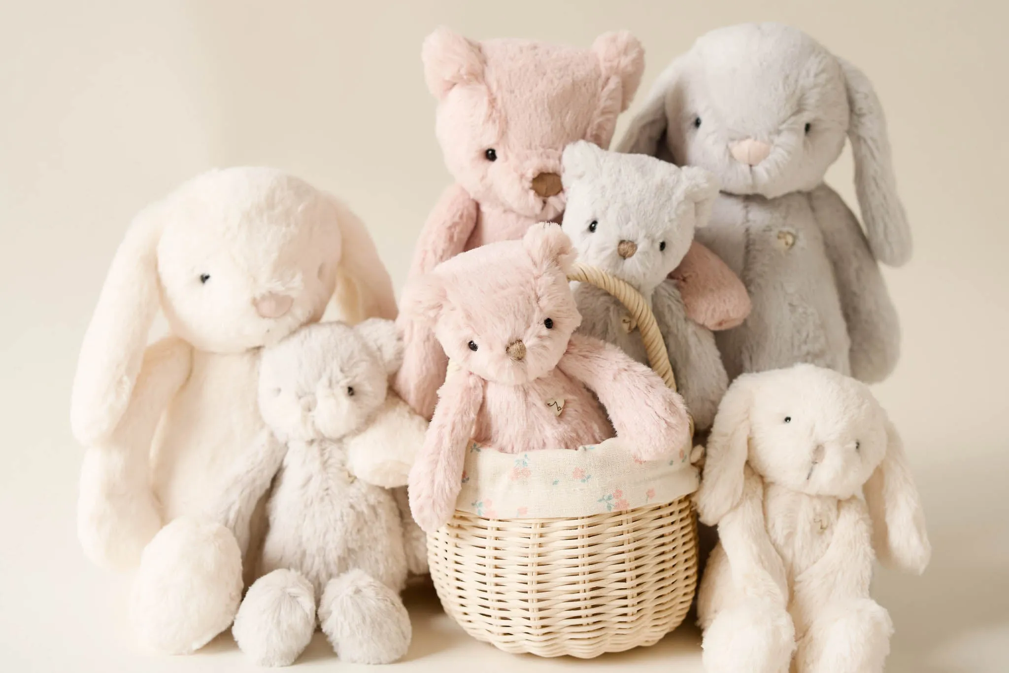Snuggle Bunnies | Penelope the Bunny | Willow